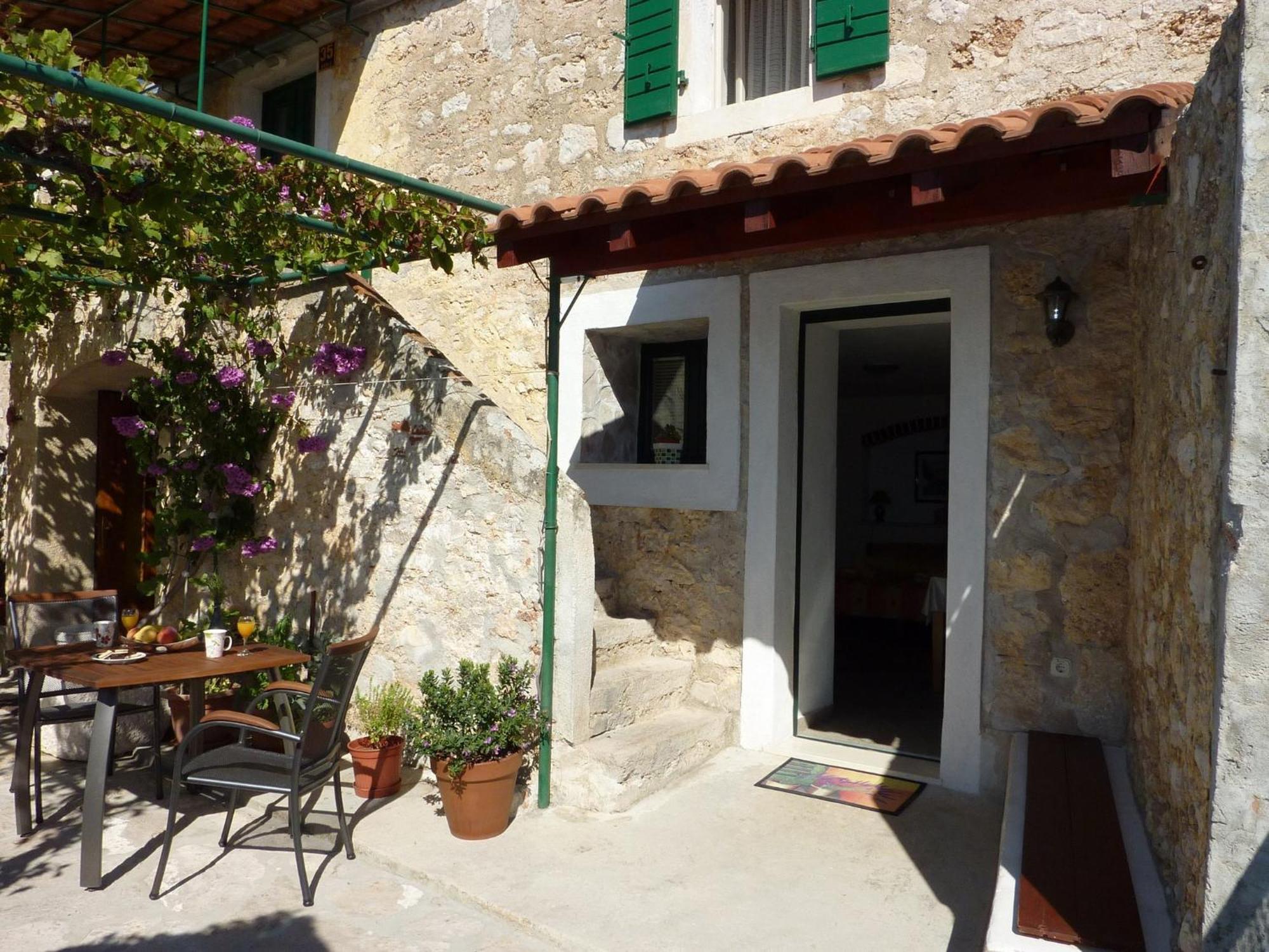 Paradise Stone Apartments Bol Pokoj fotografie